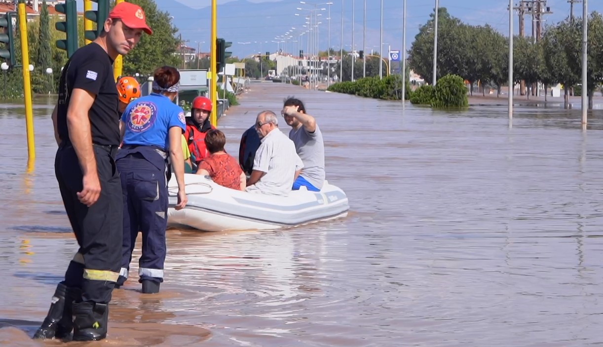 Εκκενώνεται μέρος της συνοικίας Νέας Σμύρνης